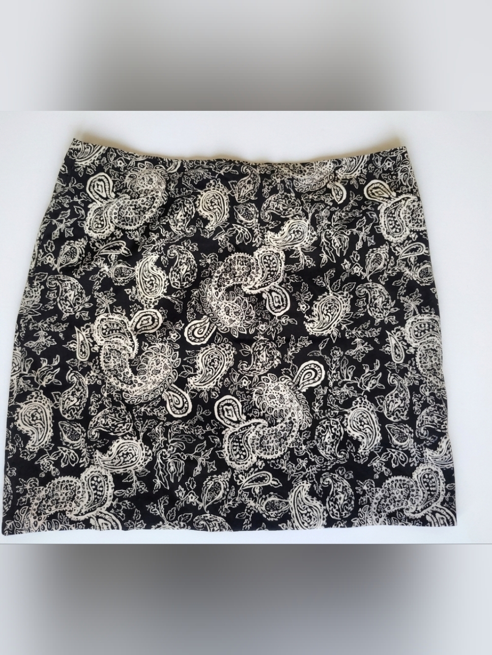 Lauren Ralph Lauren Black and‎ Cream Paisley Skirt size 16
